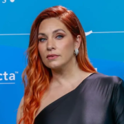 Descubre cómo Leire Martínez enfrenta las críticas y la presión pública tras su salida de La Oreja de Van Gogh. Un viaje hacia la autenticidad y el autoconocimiento.