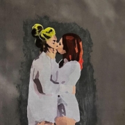 beso entre Amaia Montero y Leire